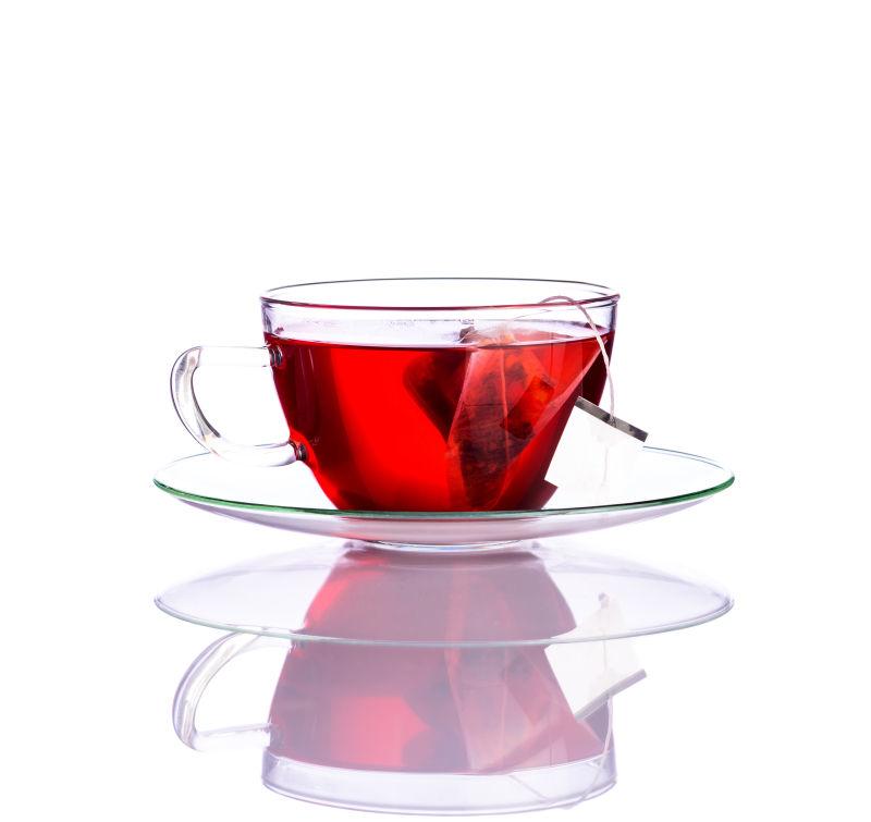 玻璃杯中的一杯红茶