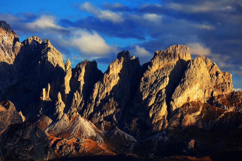 秋季高山美丽的景观