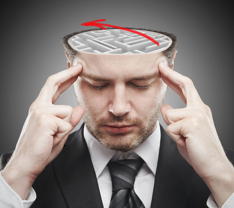 头脑风暴与红色的箭头