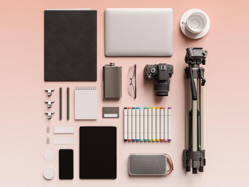 摆放整齐的摄影文具